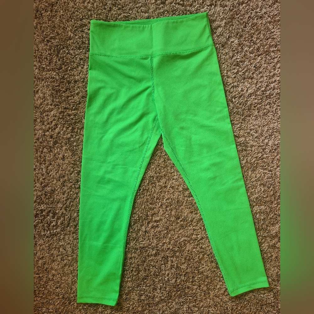 Zyia lime green 7/8 length leggings. Size 8-10